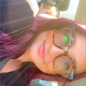 Meet your Posher, Val